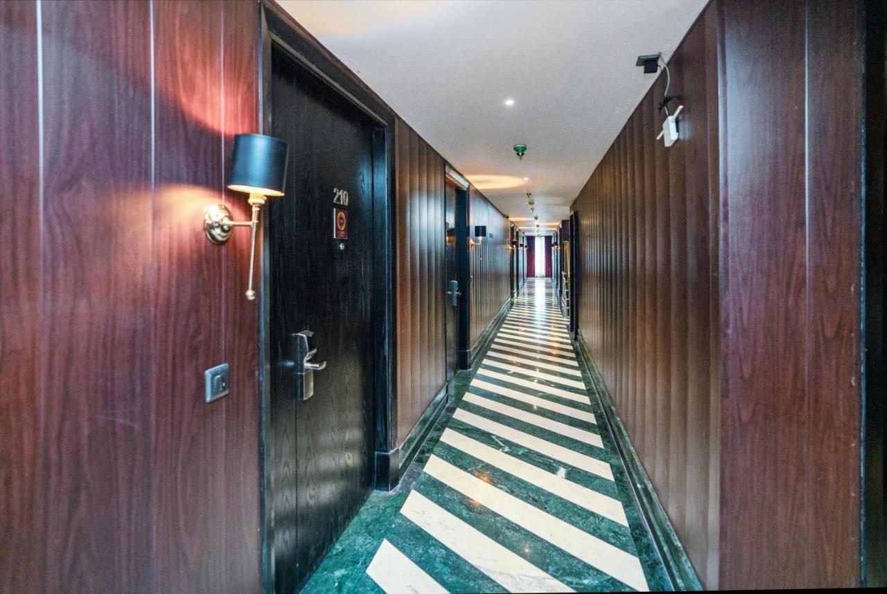 Foxoso Hotel, Delhi Airport Нью-Дели Экстерьер фото